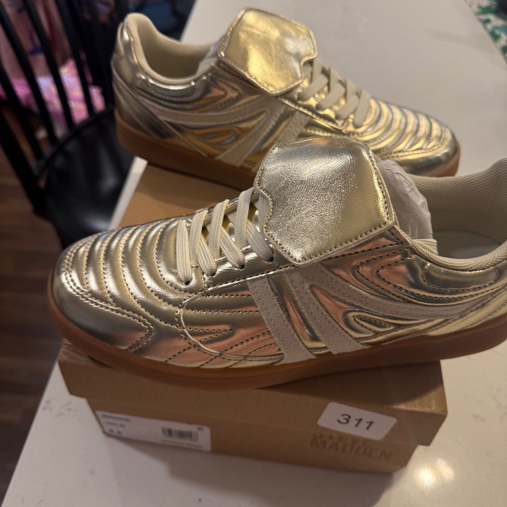 NWT Steve Madden Madrid Gold Shoes